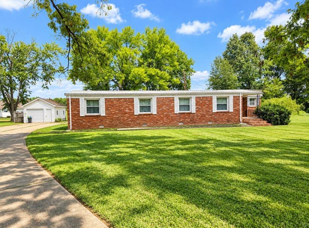 1111 E 7th Street, Metropolis, IL 62960