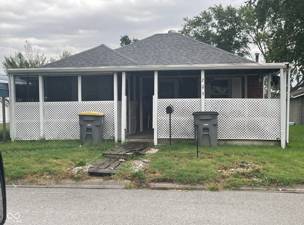 209 Schepman, Seymour, IN 47274