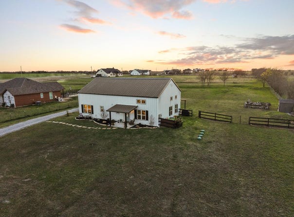 5828 County Road 1093, Celeste, TX 75423