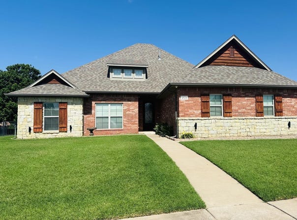 4928 Hampton Ct, Enid, OK 73703