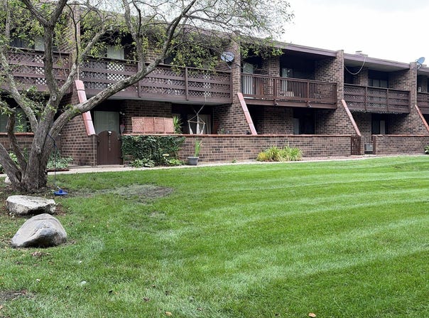 1607 Kenneth Circle, Elgin, IL 60120