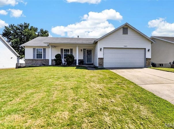 582 Prentice Drive, St Peters, MO 63376