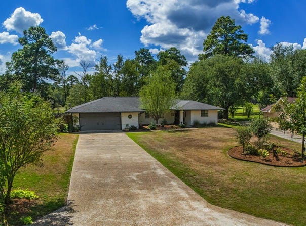 645 Masters Blvd, Brookeland, TX 75931