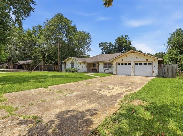 8830 Blaylock Lane, Beaumont, TX 77707