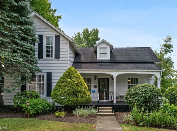 58 E Washington Street, Chagrin Falls, OH 44022