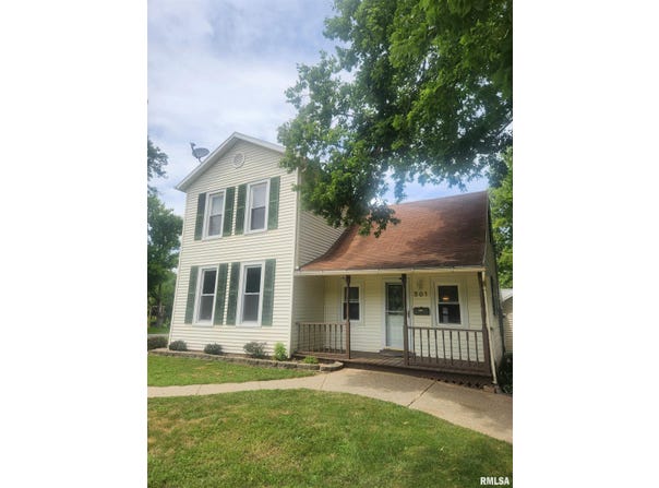 301 E MAIN Street, Lexington, IL 61753