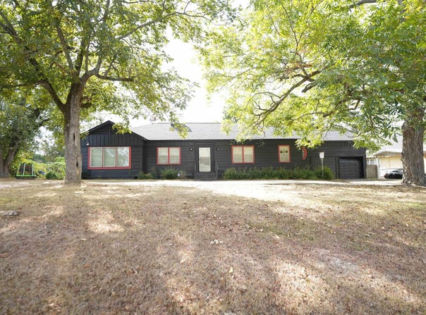 1213 E 3Rd St, Hope, AR 71801