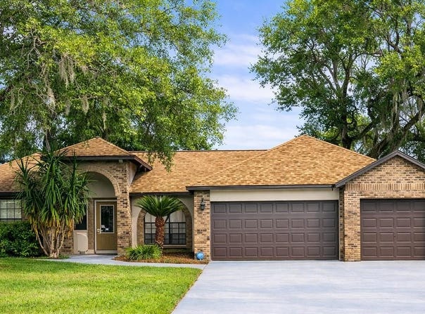 2106 WHITLOCK Place, DOVER, FL 33527