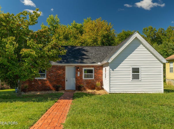 618 Glendale Ave, Clinton, TN 37716