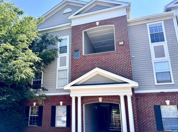 195 YELLOWSTONE DR, CHARLOTTESVILLE, VA 22903