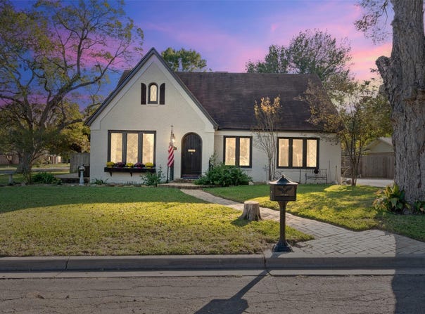 1005 E 14th St, Cameron, TX 76520