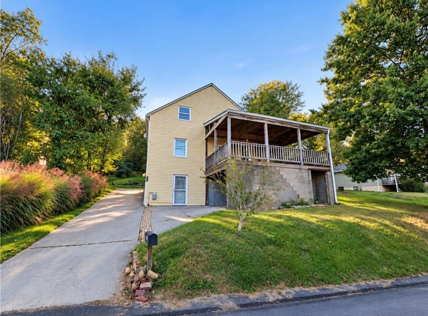 601 7th Street Ext, New Kensington, PA 15068