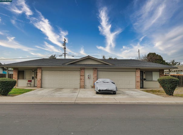 221 Kingston Lane, Modesto, CA 95354