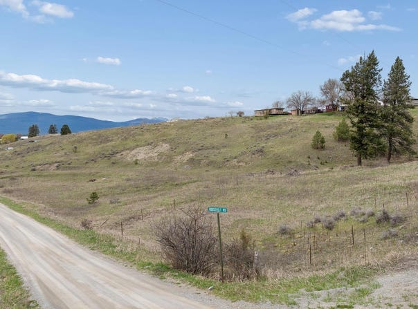 nhn Roosvelt Road, Eureka, MT 59917