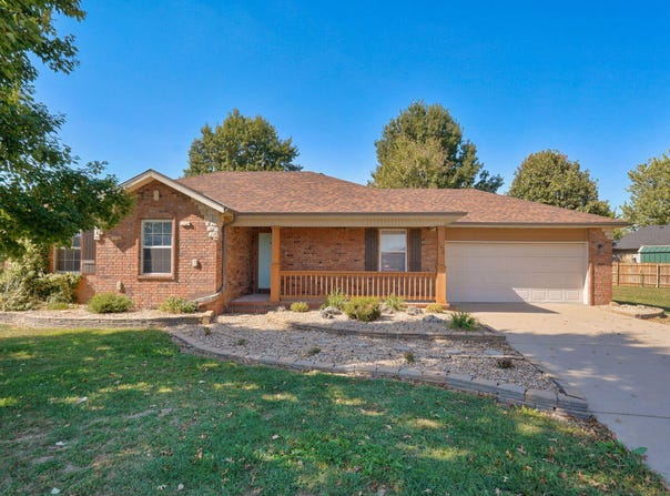 162 Pine Ridge Boulevard, Rogersville, MO 65742