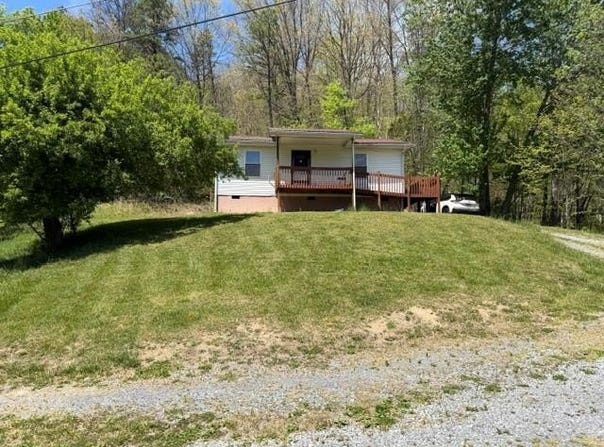 3361 Daw Rd., Cedar Bluff, VA 24609