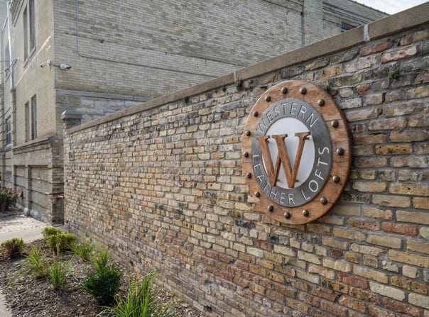 904 E Pearson St, Milwaukee, WI 53202