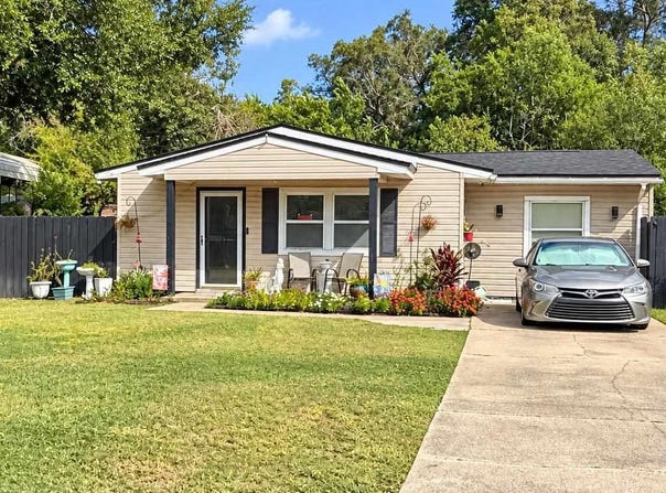 4660 Kimberly Dr, Pensacola, FL 32526