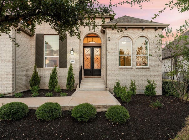586 Two Creeks Ln, Austin, TX 78737