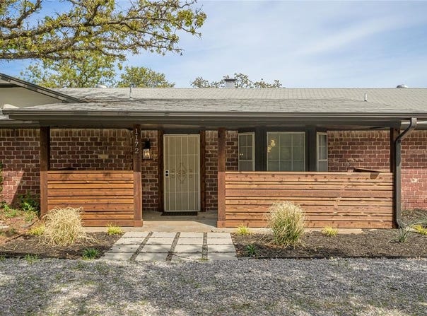 1172 Woodcrest Drive, Harrah, OK 73045
