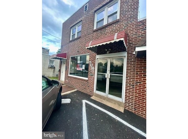 808 MACDADE BLVD, FOLSOM, PA 19033