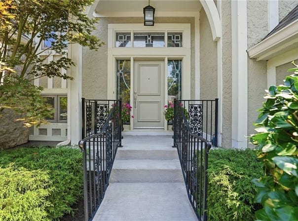 12401 Granada Road, Leawood, KS 66209