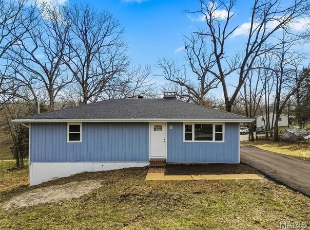 3780 Sunset Drive, Pacific, MO 63069