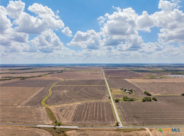 Wells Lane, Manor, TX 78653