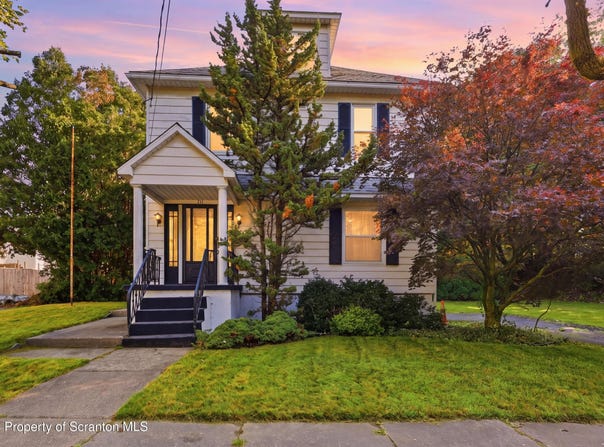 711 Pine Street, Mayfield, PA 18433