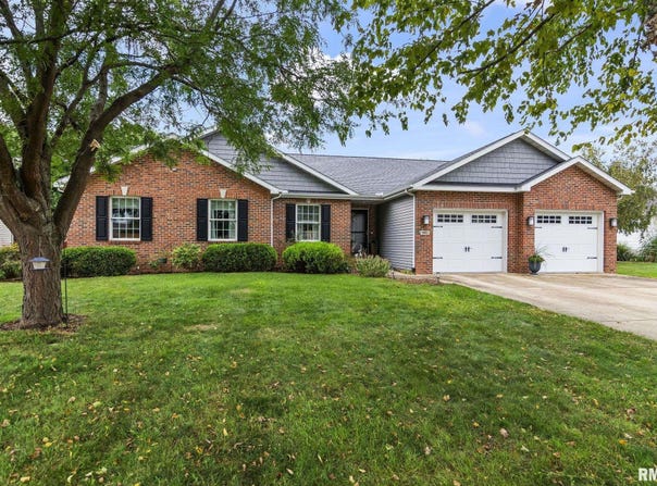 681 PHEASANT RUN, Sherman, IL 62684