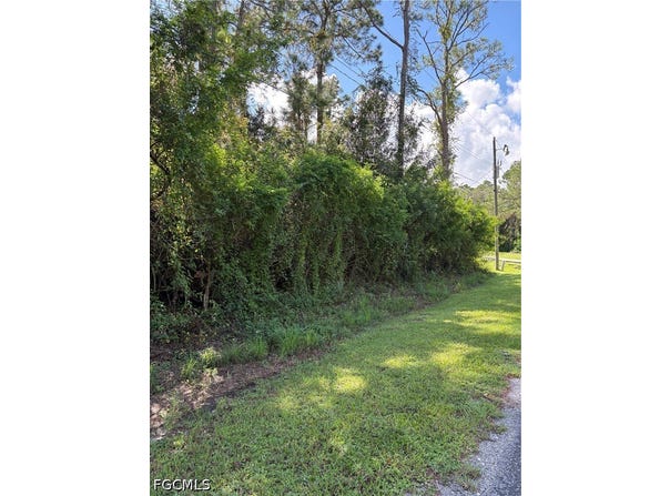 2008 Johns Avenue, Alva, FL 33920
