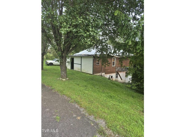 227 Combs Road, Pennington Gap, VA 24277