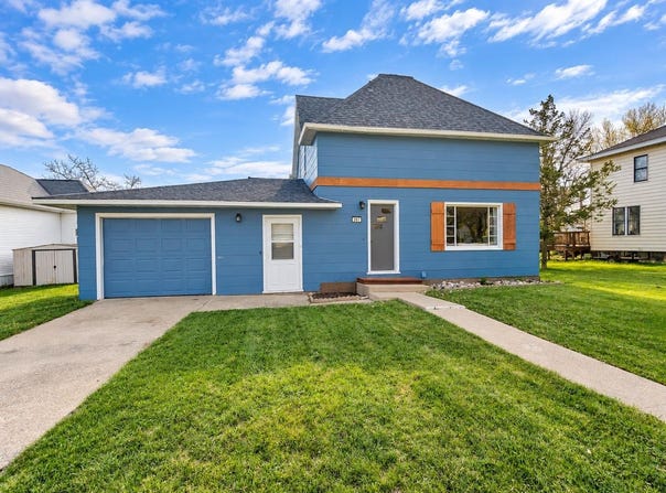 207 2nd Ave, Kenmare, ND 58746