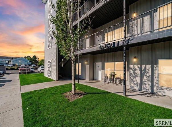 431 S 3rd W, Rexburg, ID 83440
