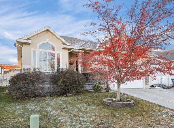 302 E INTERLOCHEN Ln N, Stansbury Park, UT 84074