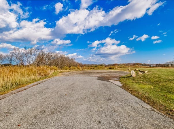 013 Oak Crest Drive, Stoystown, PA 15563
