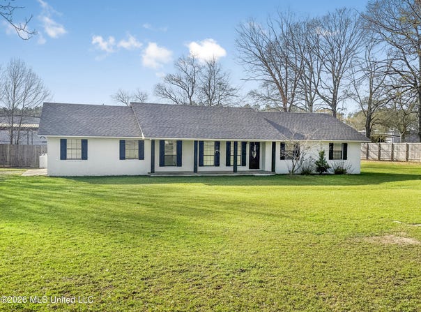35 E Lincoln Drive, Brookhaven, MS 39601