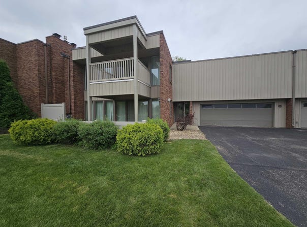 1900 Westchester Road, Waterloo, IA 50701