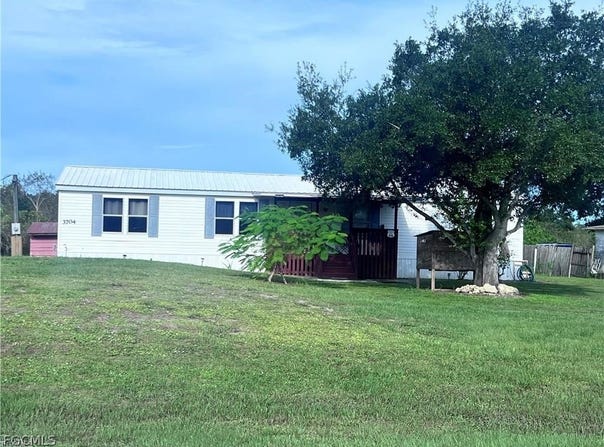 3704 Dustin Drive, Labelle, FL 33935