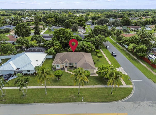 203 Ponce de Leon Street, Royal Palm Beach, FL 33411