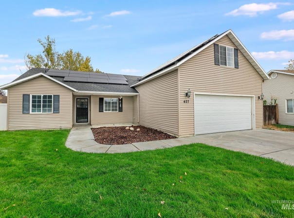 427 Clover Ave, Twin Falls, ID 83301
