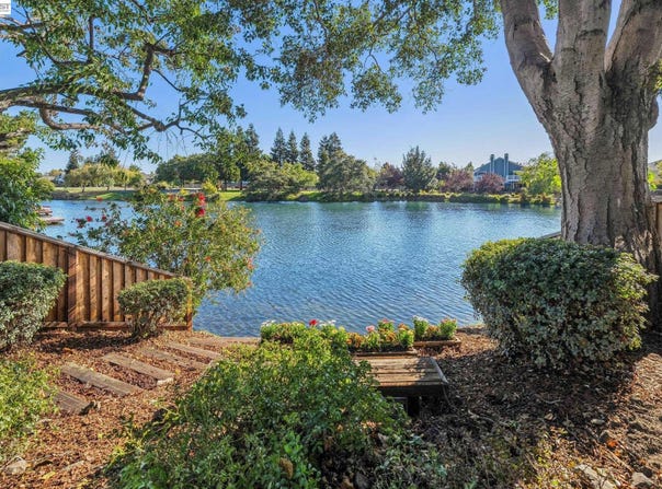 106 Purcell Dr, Alameda, CA 94502