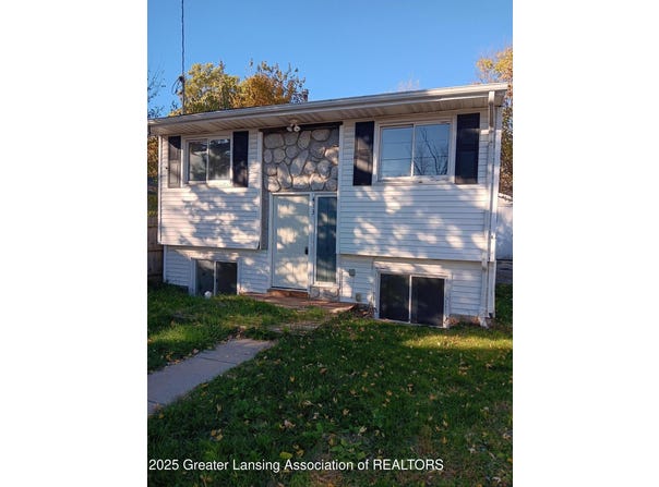 413 E Hodge Avenue, Lansing, MI 48910