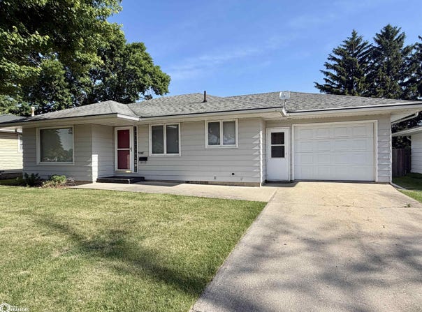 1107 4Th Avenue, Ackley, IA 50601