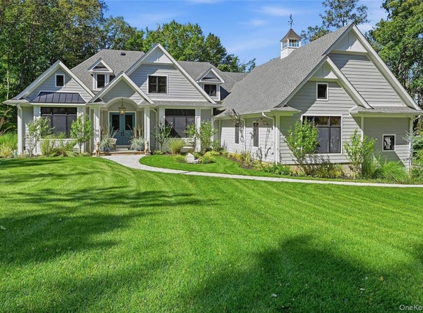 595 Moriches Road, Nissequogue, NY 11780