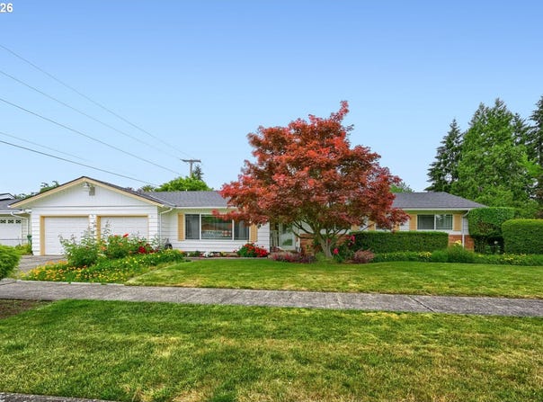 2565 DOVER Dr, Eugene, OR 97404