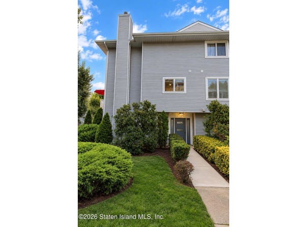 136 Admiralty Loop, Staten Island, NY 10309