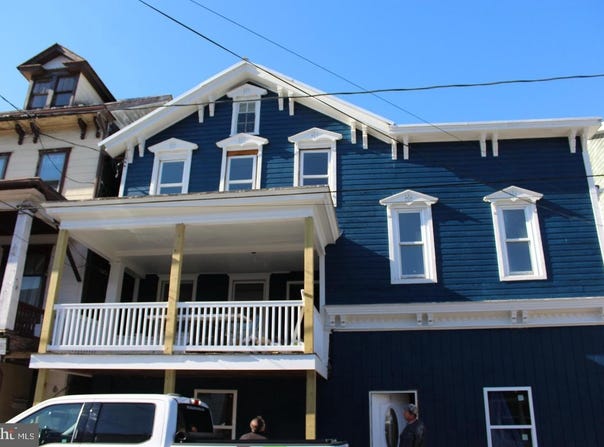 111 E MARKET Street, WILLIAMSTOWN, PA 17098