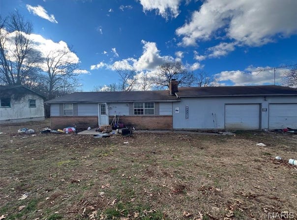 26006 Sarong Drive, Edwards, MO 65326
