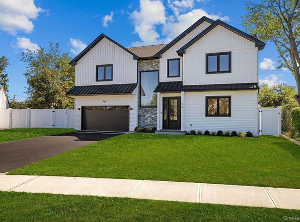 99 Slate Lane, Levittown, NY 11756